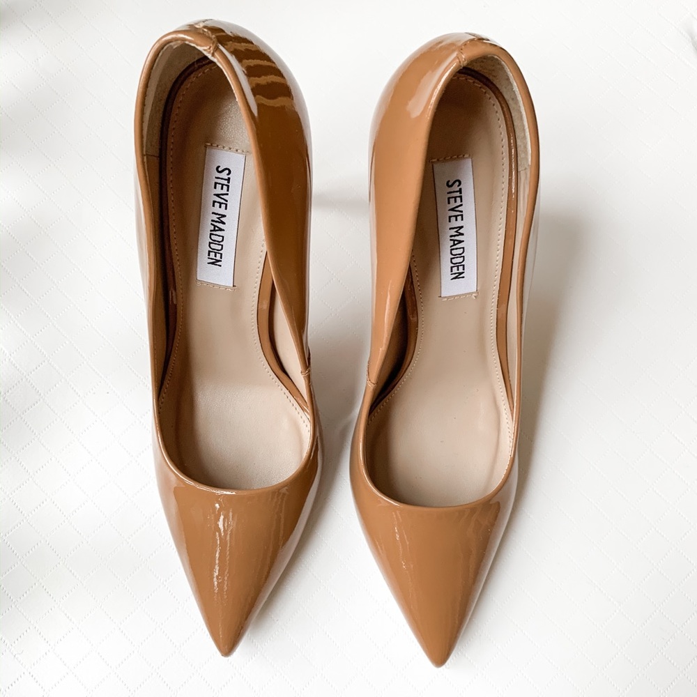 STEVE MADDEN camel leather pumps